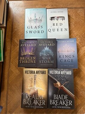 Victoria Aveyard Books